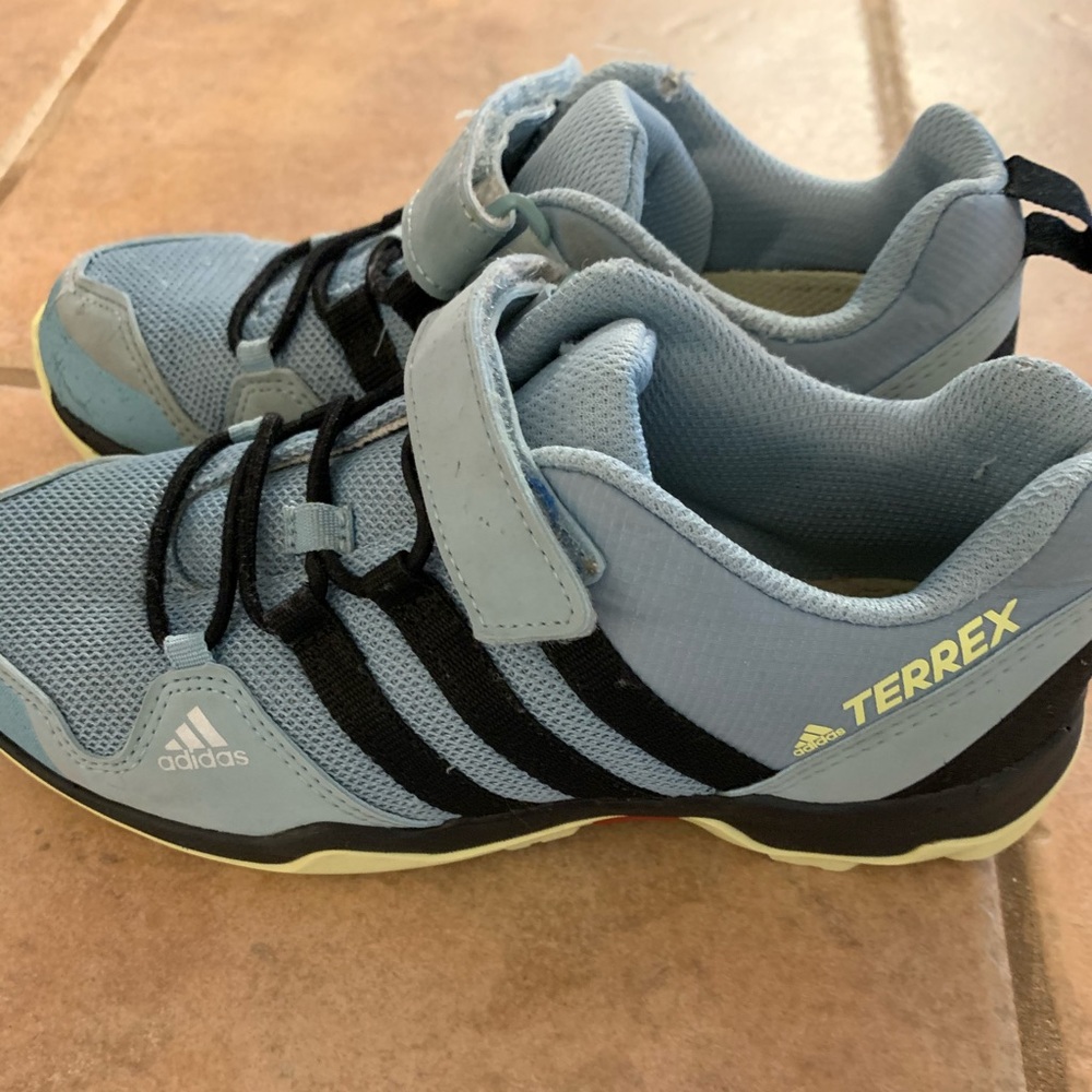 Adidas All Terrain Kids shoe size 2